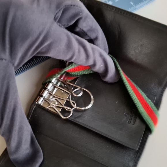 Gucci Black signature leather key holder wallet - Picture 6 of 14